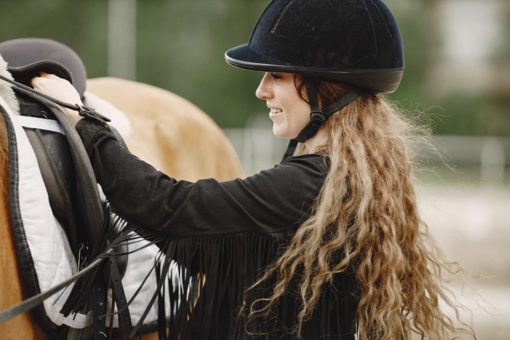 Ubezpieczenie konia to rodzaj ubezpieczenia zwierząt, które obejmuje konia i jego właściciela
