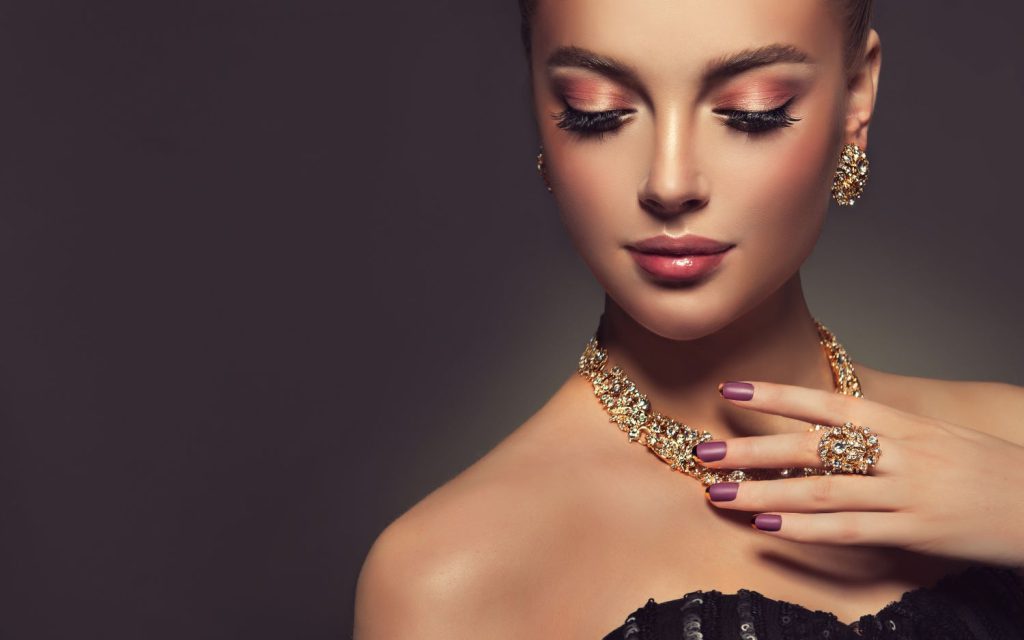 Biżuteria to nie tylko ozdoba, ale także często wartościowy i drogi przedmiot.